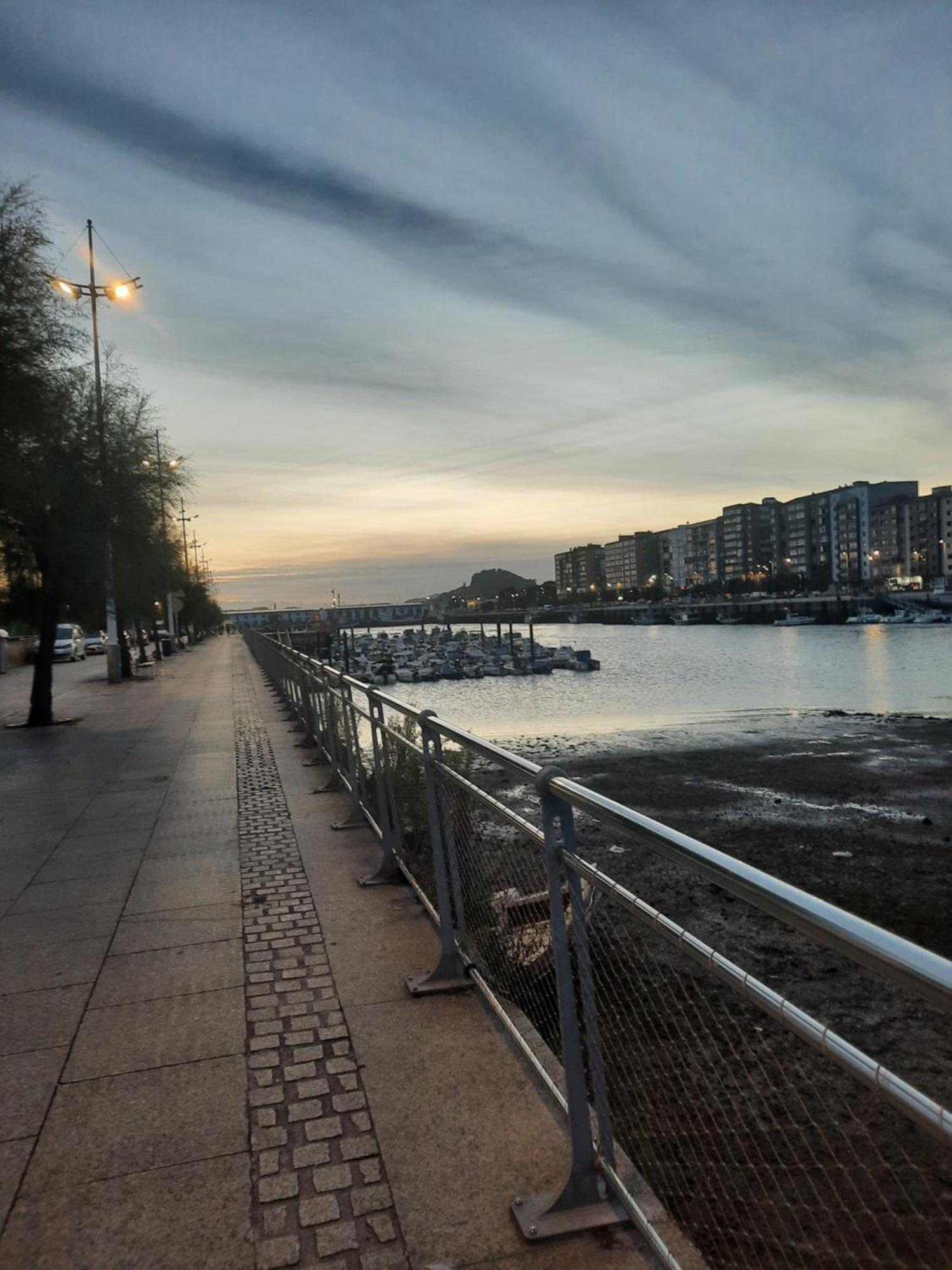 Apartamento Cerca Estaciones Santander Exteriör bild