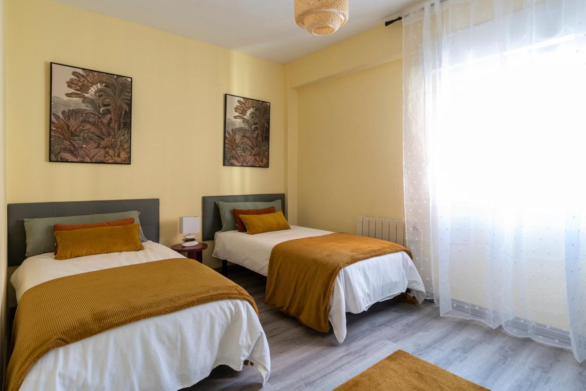 Apartamento Cerca Estaciones Santander Exteriör bild